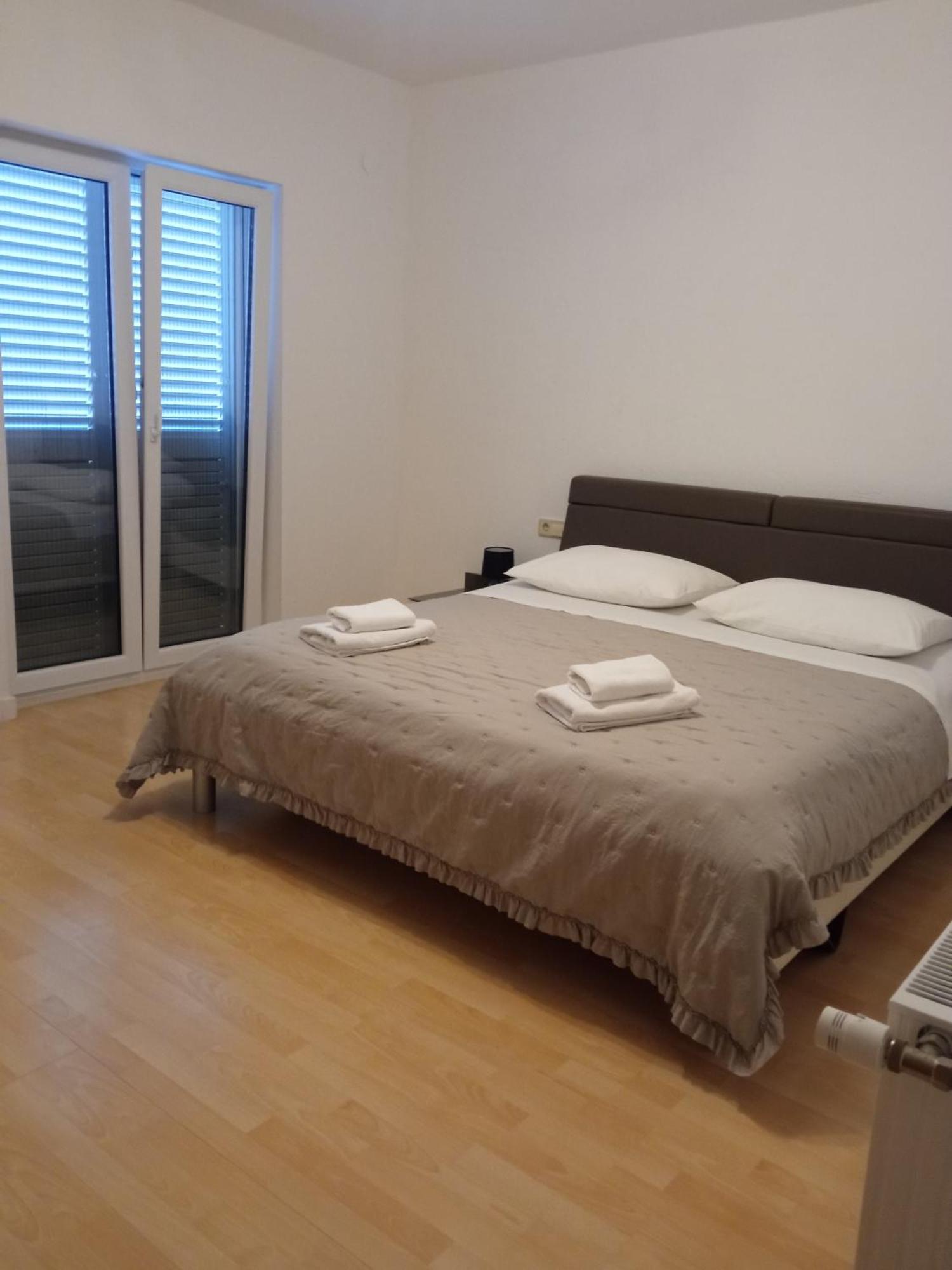 Apartman Carpe Diem Sutomiscica Exterior photo