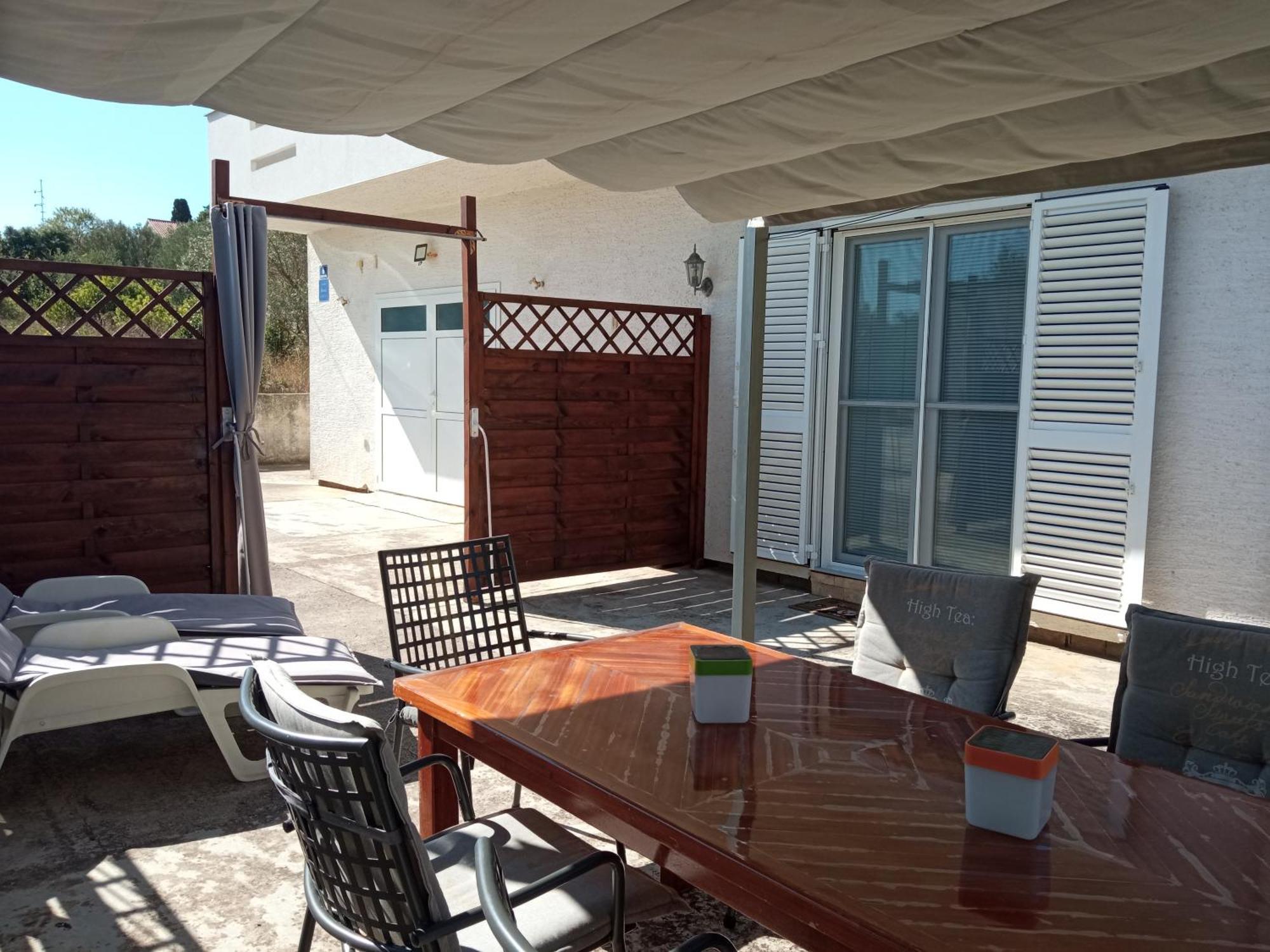 Apartman Carpe Diem Sutomiscica Exterior photo